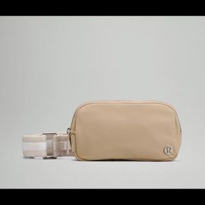 LULULEMON Everywhere Crossbody Bag